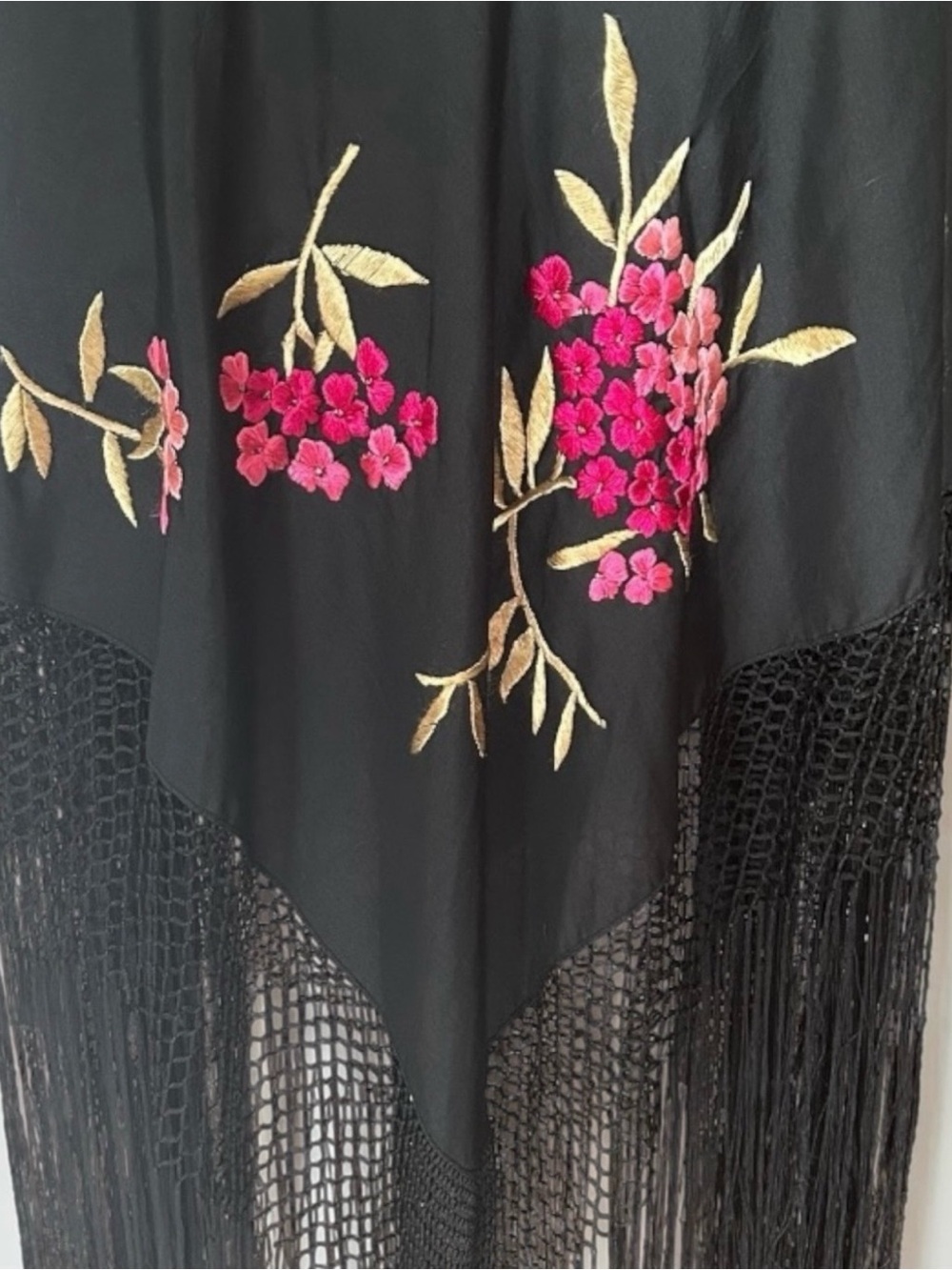Vintage 1920-30s Black Silk Embroidered Piano Shawl with 21” Fringe - Picture 6 of 12
